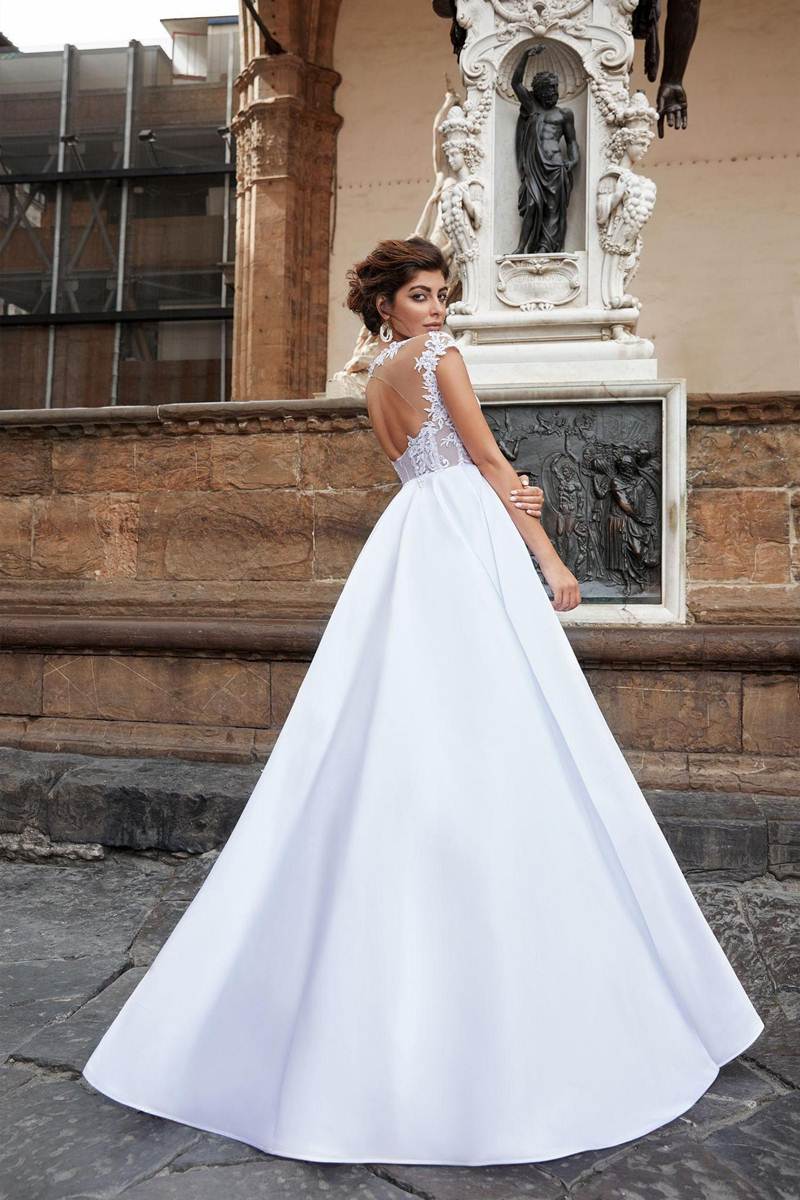Wedding dress Nadine 19-017 | Ricca Sposa bridal boutique